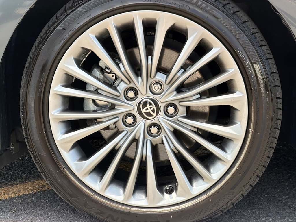 Thumbnail: 2022 Toyota Avalon - 8