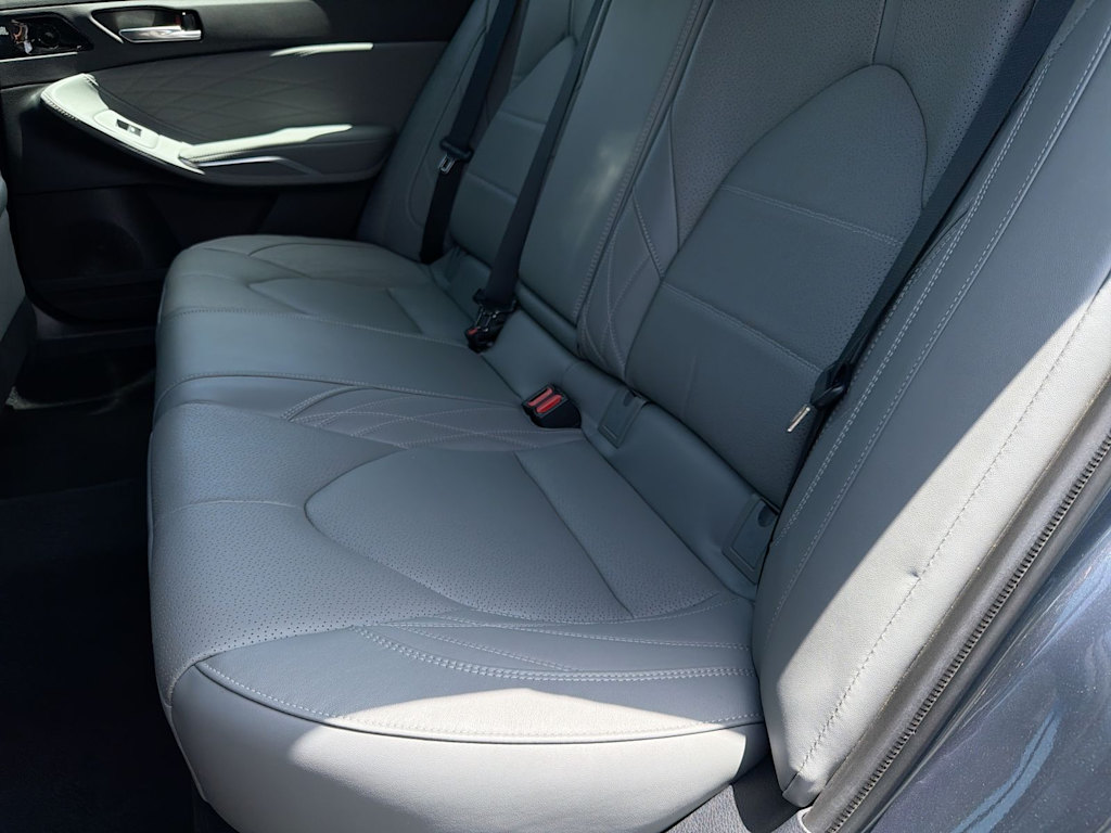 Thumbnail: 2022 Toyota Avalon - 13