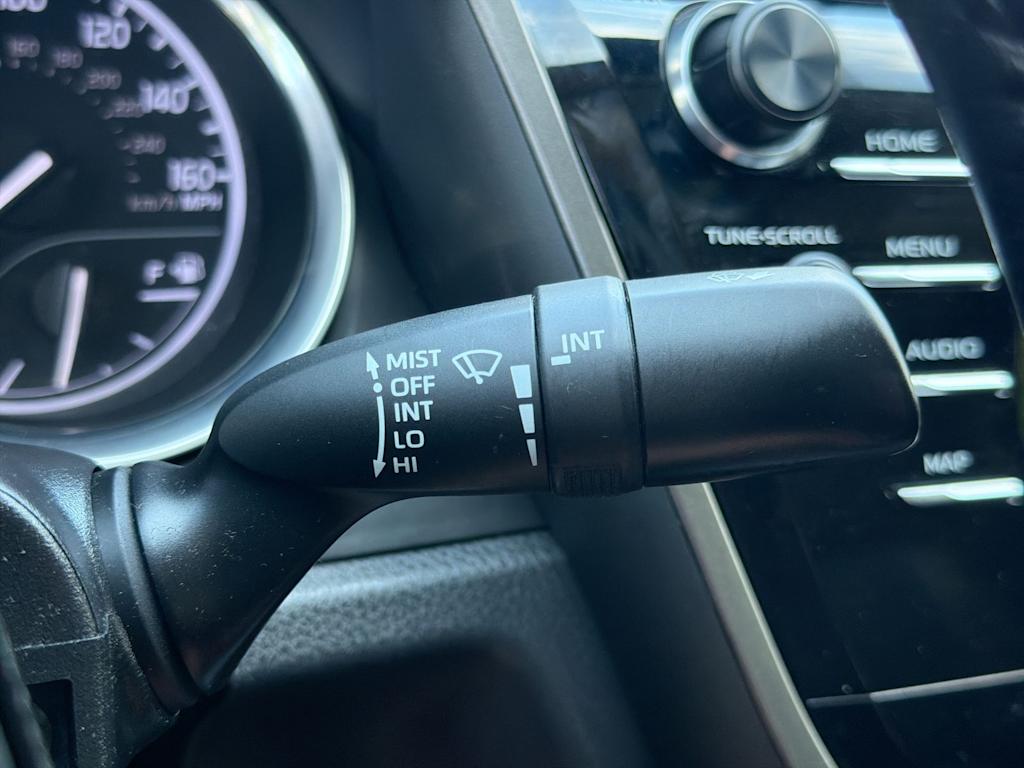 Thumbnail: 2020 Toyota Camry - 16