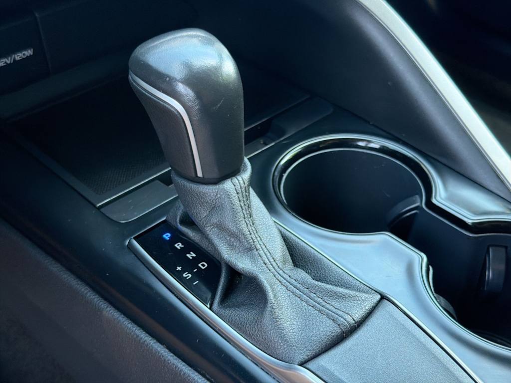 Thumbnail: 2020 Toyota Camry - 36
