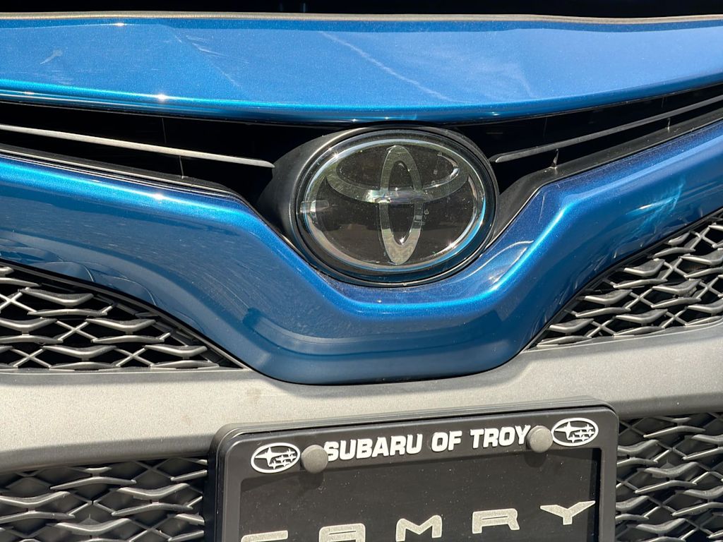 Thumbnail: 2020 Toyota Camry - 7