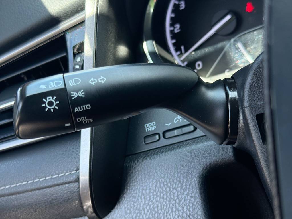 Thumbnail: 2020 Toyota Camry - 32