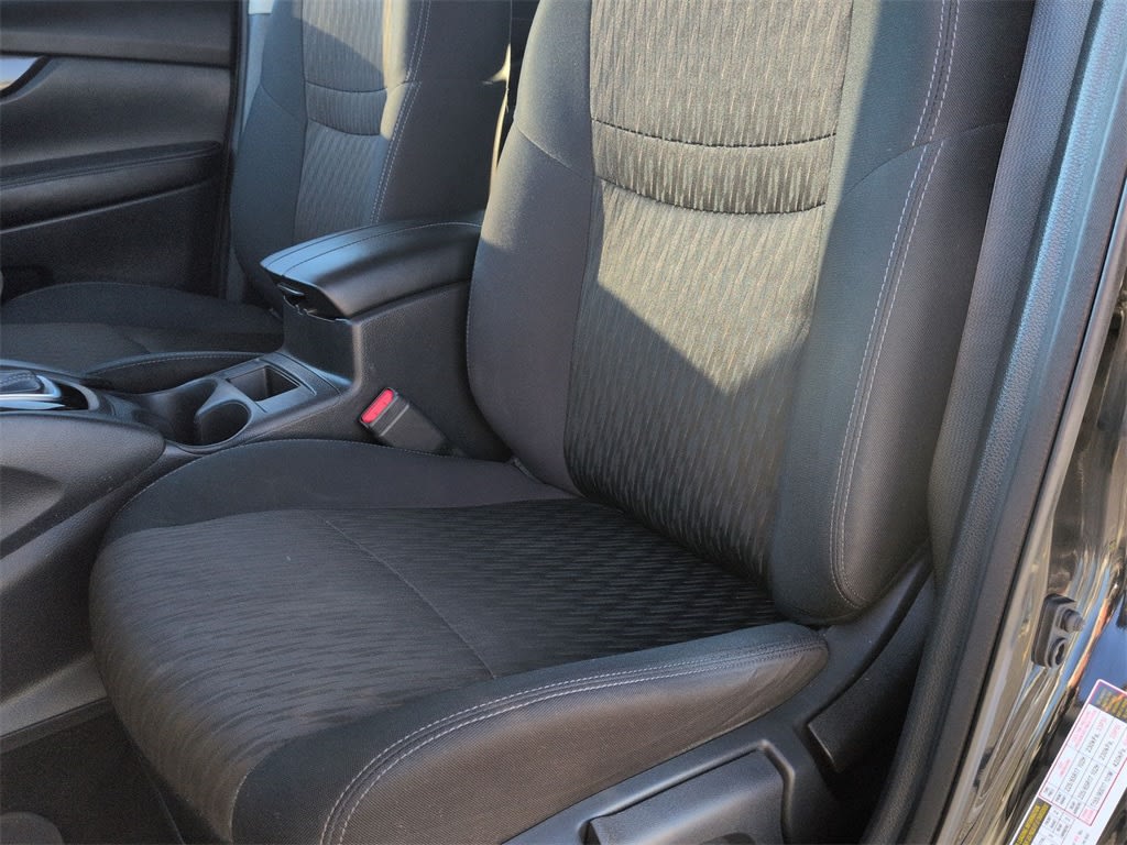 Thumbnail: 2019 Nissan Rogue - 10