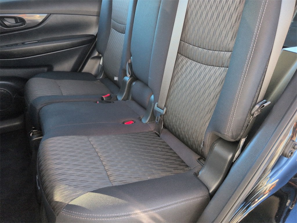 Thumbnail: 2019 Nissan Rogue - 12