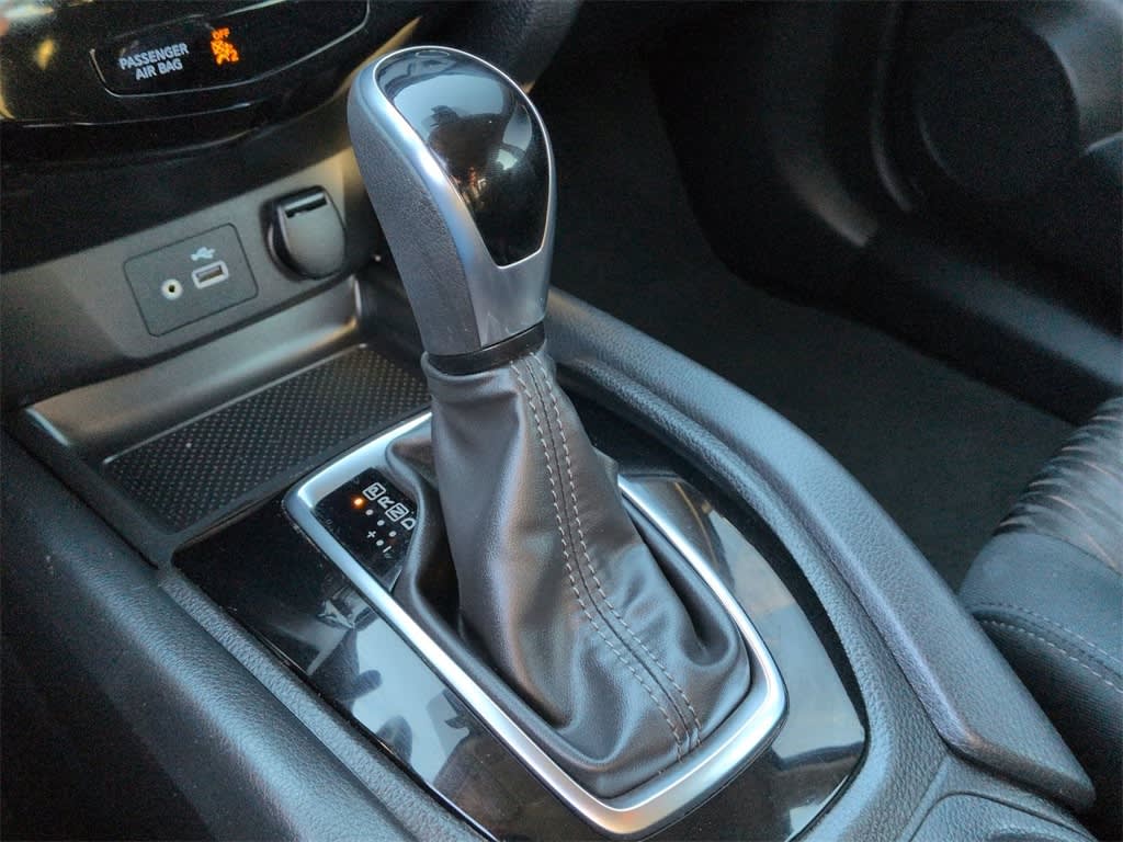 Thumbnail: 2019 Nissan Rogue - 15