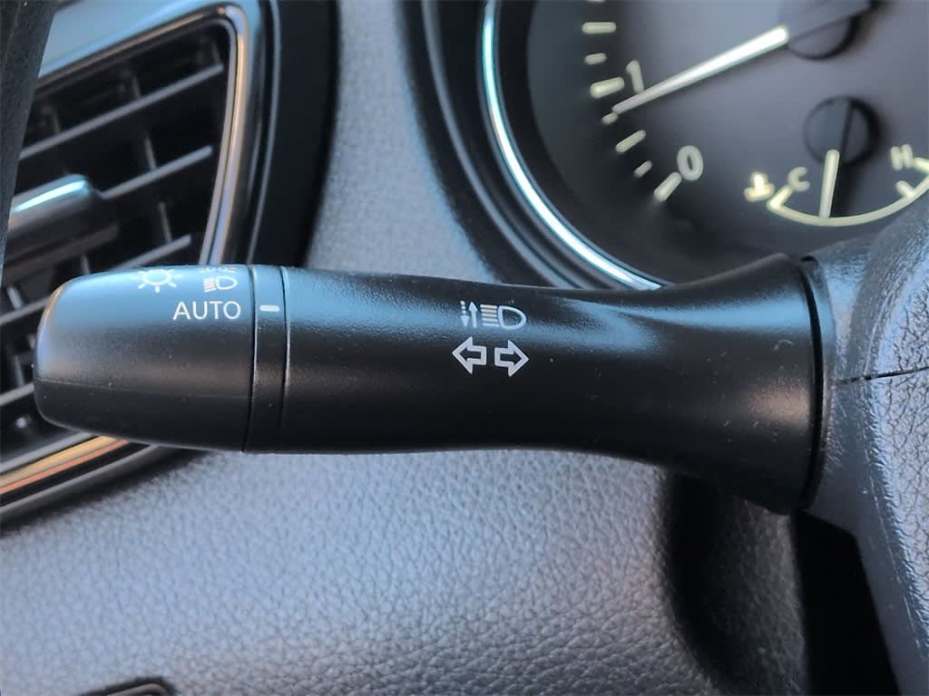 Thumbnail: 2019 Nissan Rogue - 16