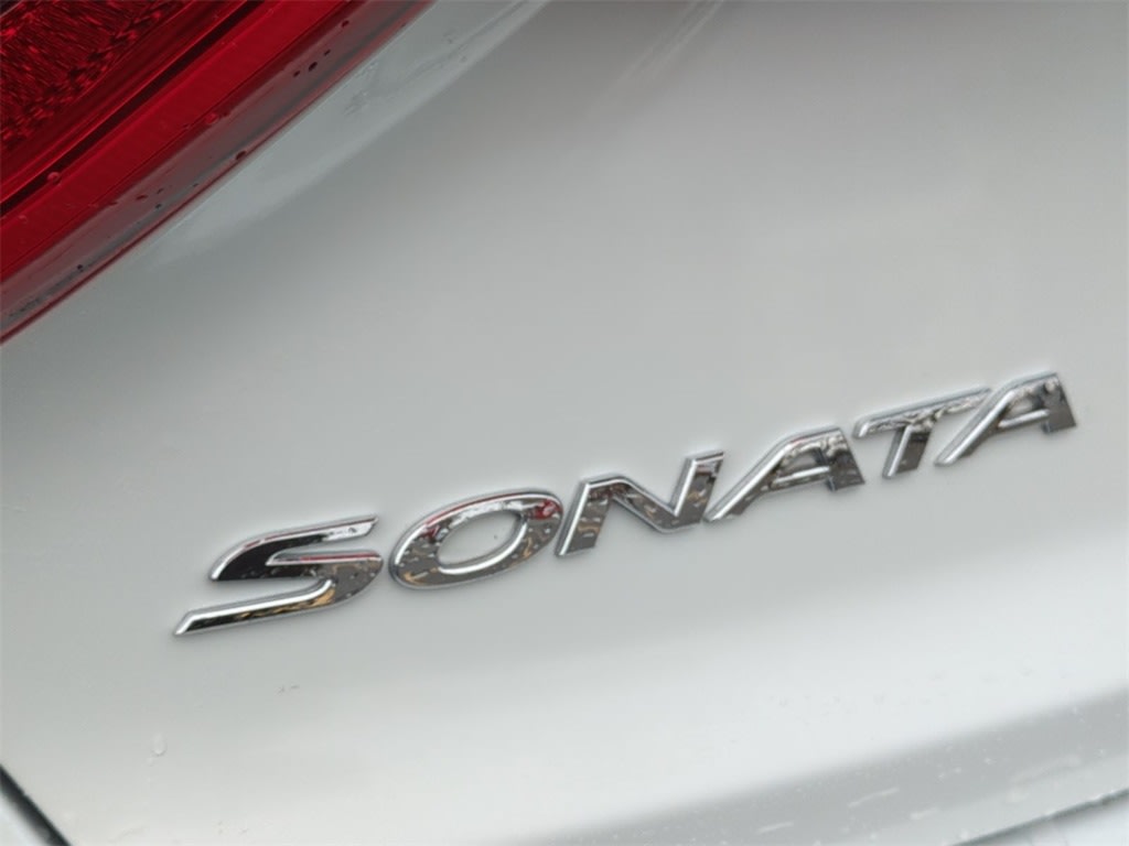2016 Hyundai Sonata SE 25