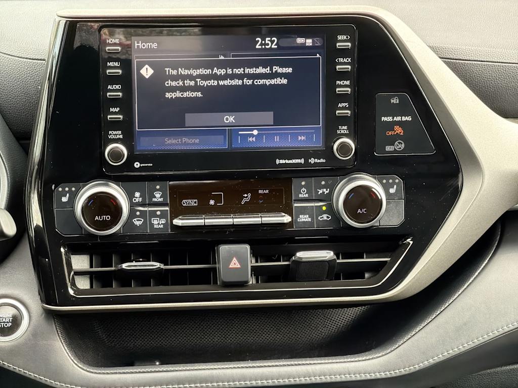 Thumbnail: 2021 Toyota Highlander - 34