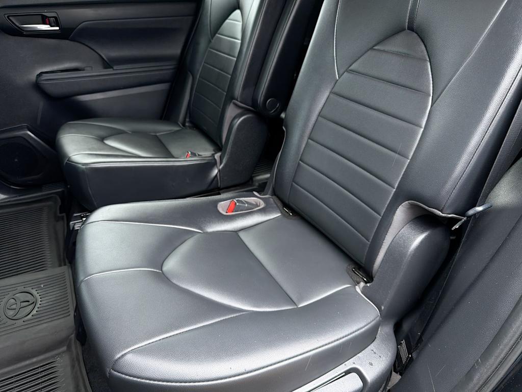 Thumbnail: 2021 Toyota Highlander - 12