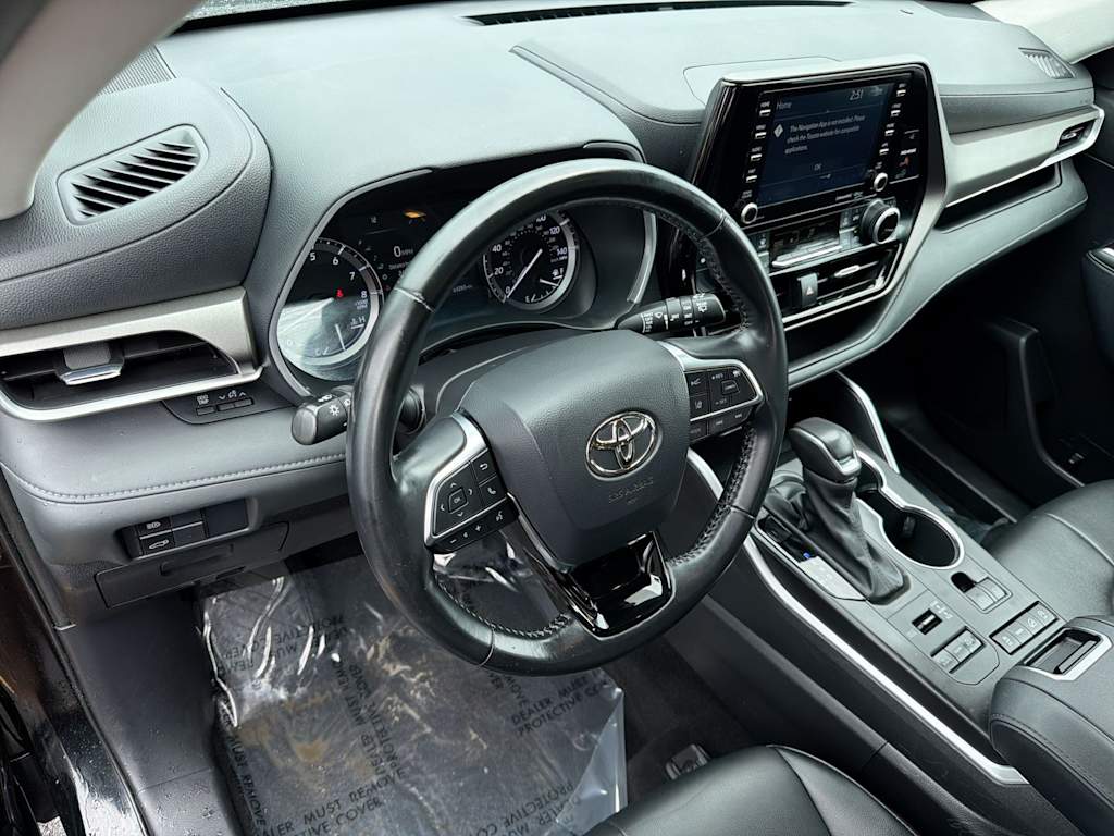 Thumbnail: 2021 Toyota Highlander - 2