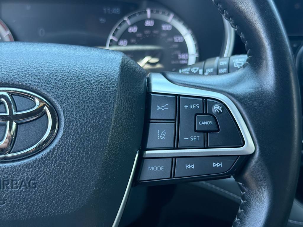 Thumbnail: 2023 Toyota Highlander - 30