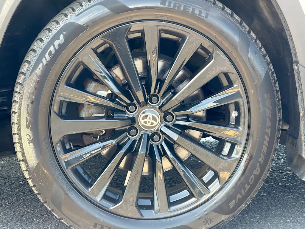 Thumbnail: 2023 Toyota Highlander - 8
