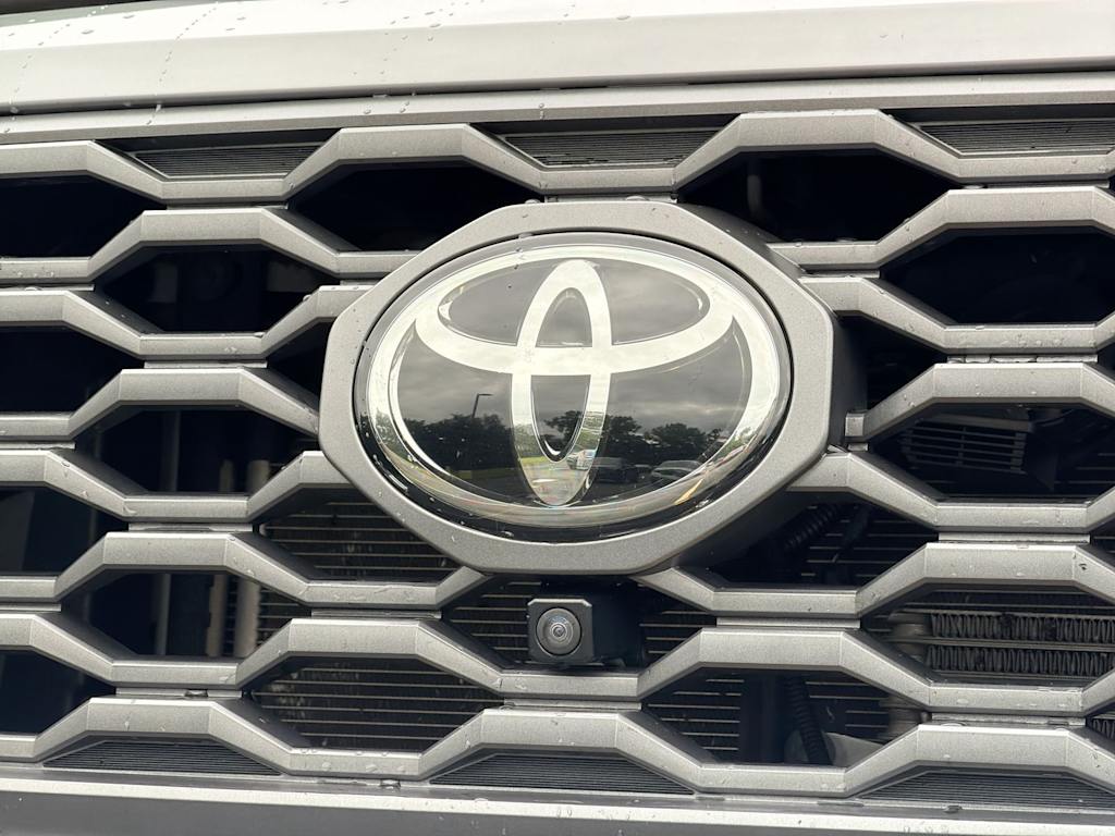 Thumbnail: 2020 Toyota Tacoma - 6