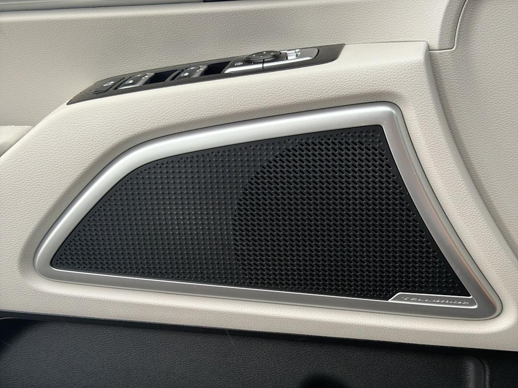 Thumbnail: 2021 Kia Telluride - 18