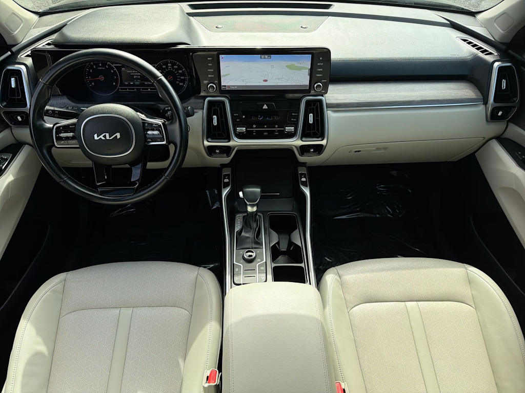 Thumbnail: 2022 Kia Sorento - 8