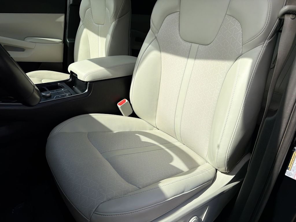 Thumbnail: 2022 Kia Sorento - 9