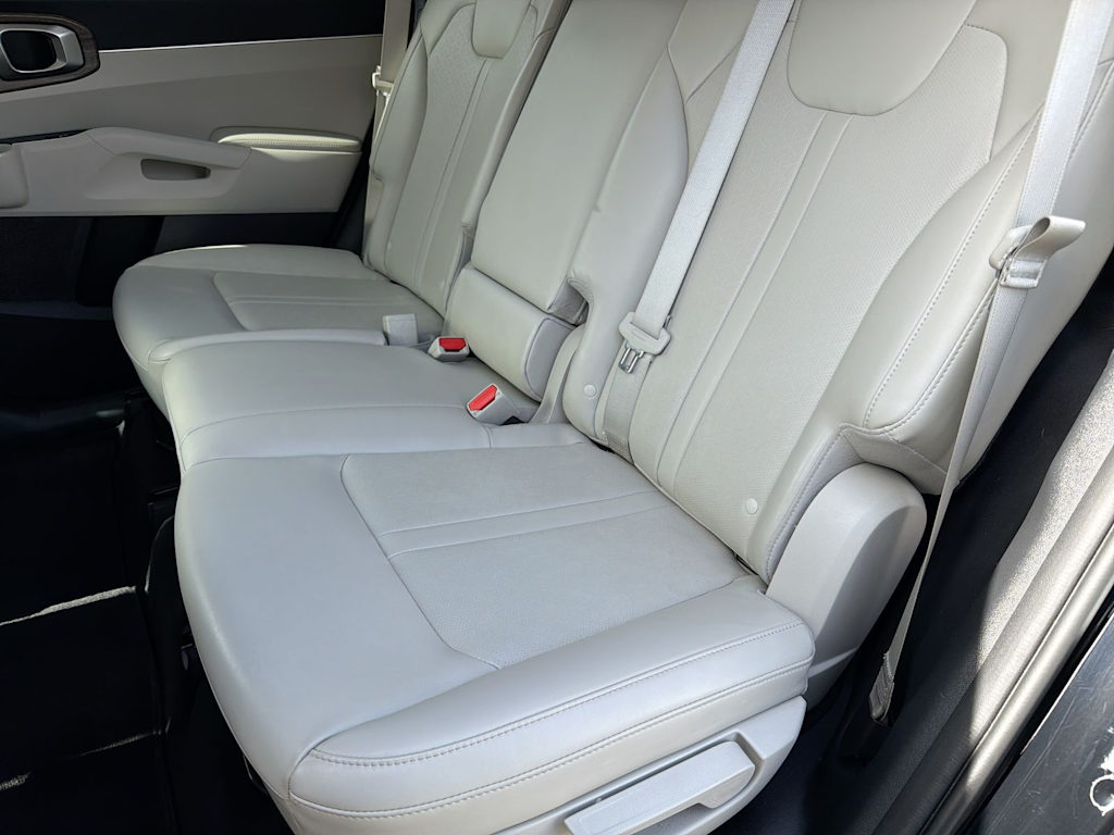 Thumbnail: 2022 Kia Sorento - 11