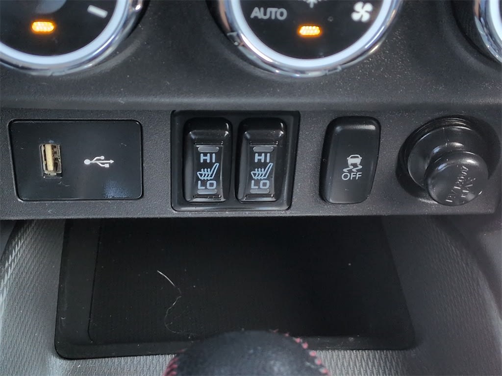 Thumbnail: 2018 Mitsubishi Outlander Sport - 36