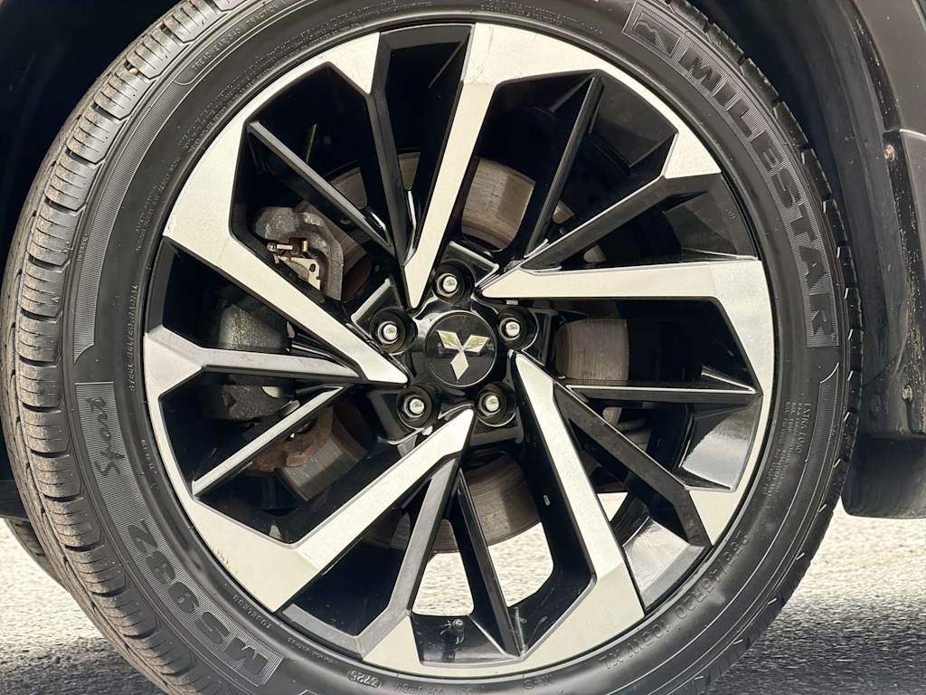 Thumbnail: 2022 Mitsubishi Outlander - 8