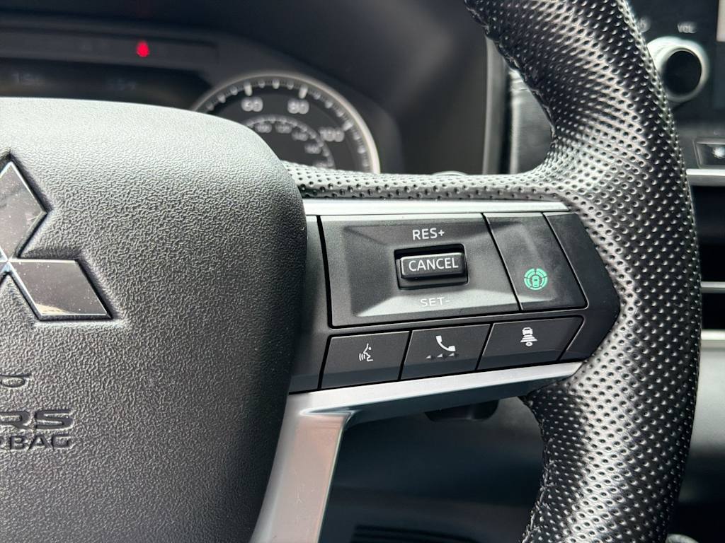 Thumbnail: 2022 Mitsubishi Outlander - 30