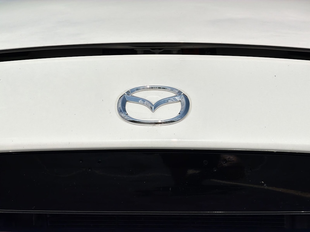 Thumbnail: 2021 Mazda MX-5 Miata - 5
