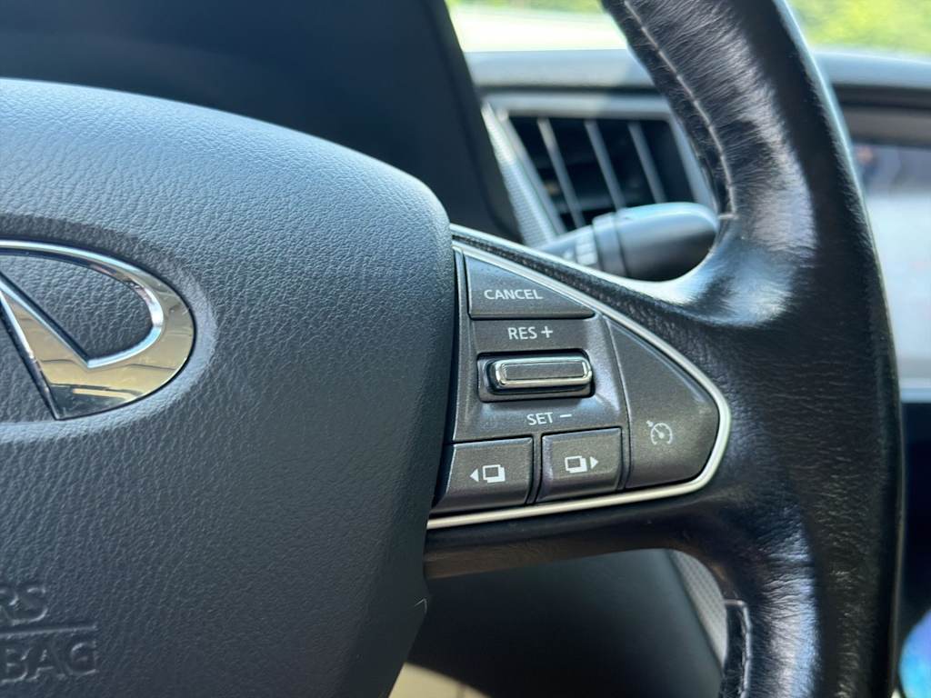 Thumbnail: 2015 INFINITI Q50 - 31
