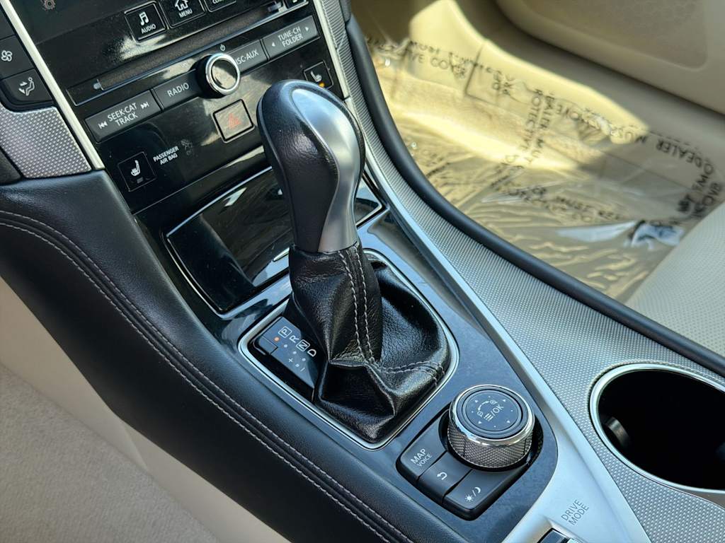Thumbnail: 2015 INFINITI Q50 - 15