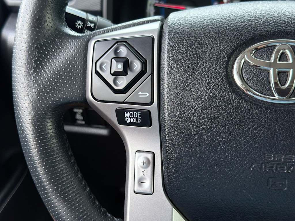 Thumbnail: 2018 Toyota 4Runner - 30