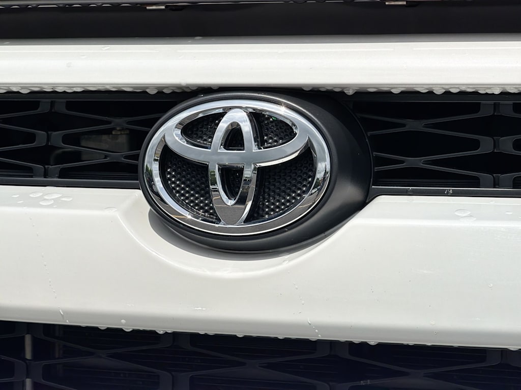 Thumbnail: 2018 Toyota 4Runner - 6