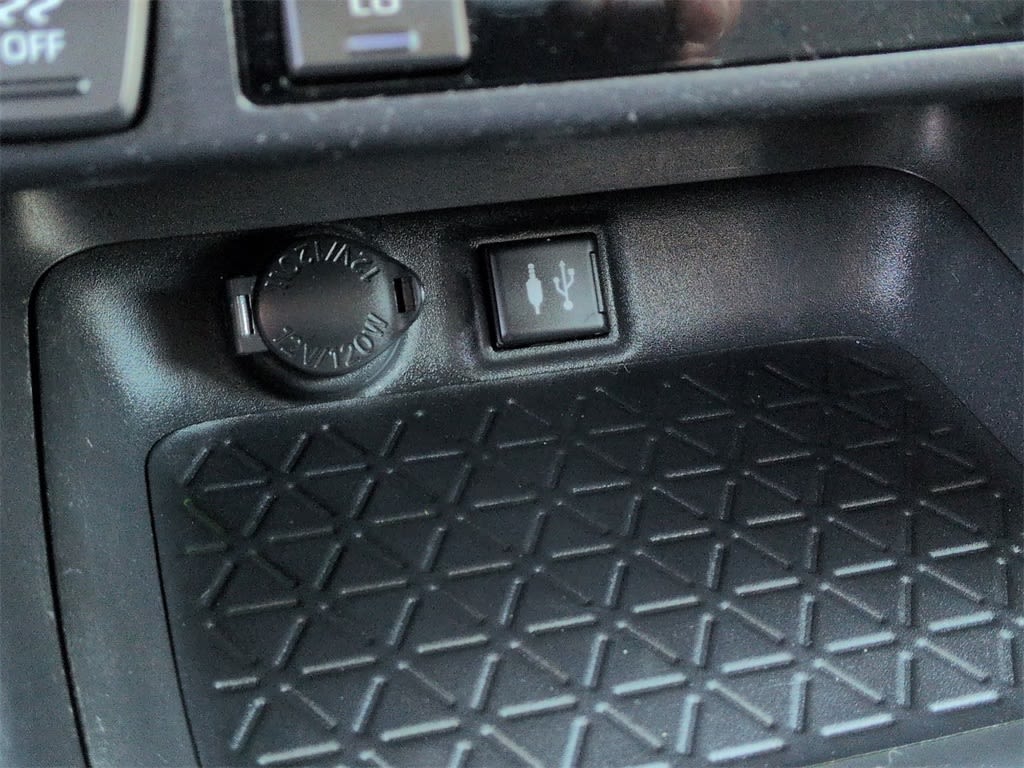 Thumbnail: 2019 Toyota RAV4 - 39