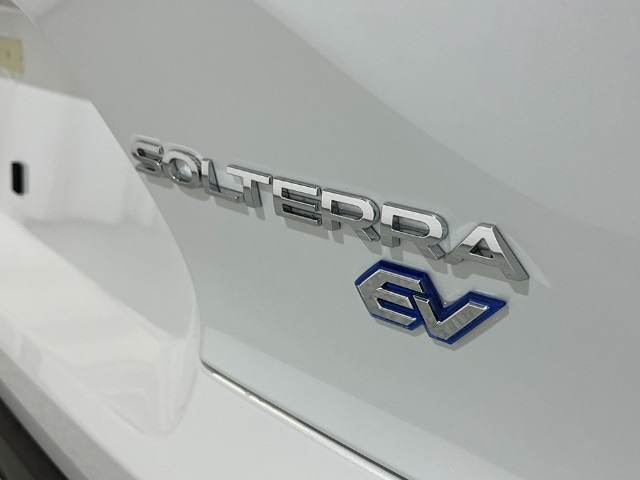 2024 Subaru Solterra Premium 18