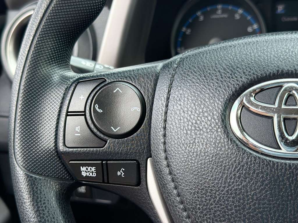 Thumbnail: 2018 Toyota RAV4 - 29