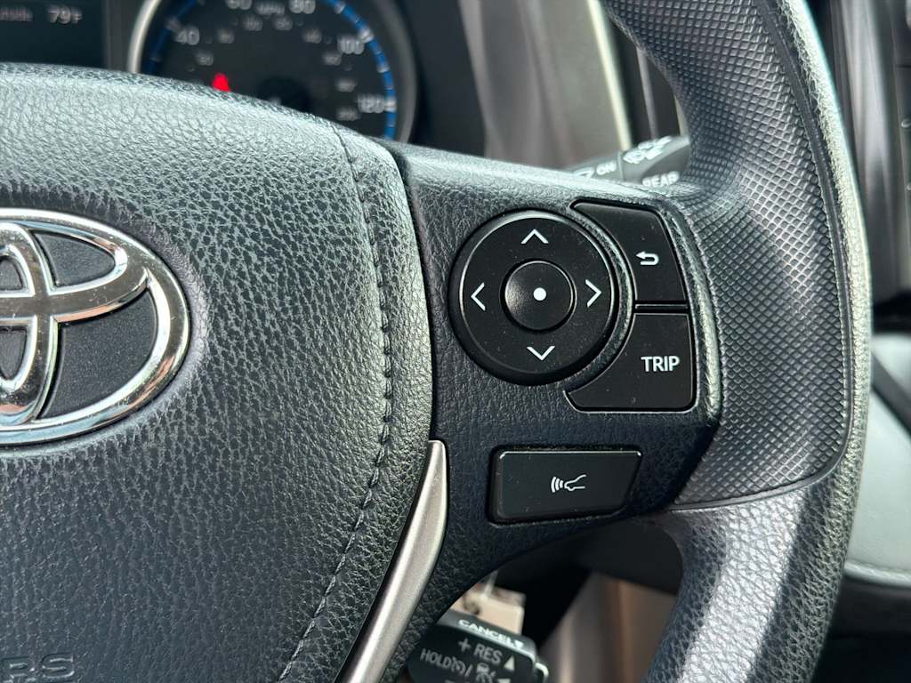 Thumbnail: 2018 Toyota RAV4 - 30