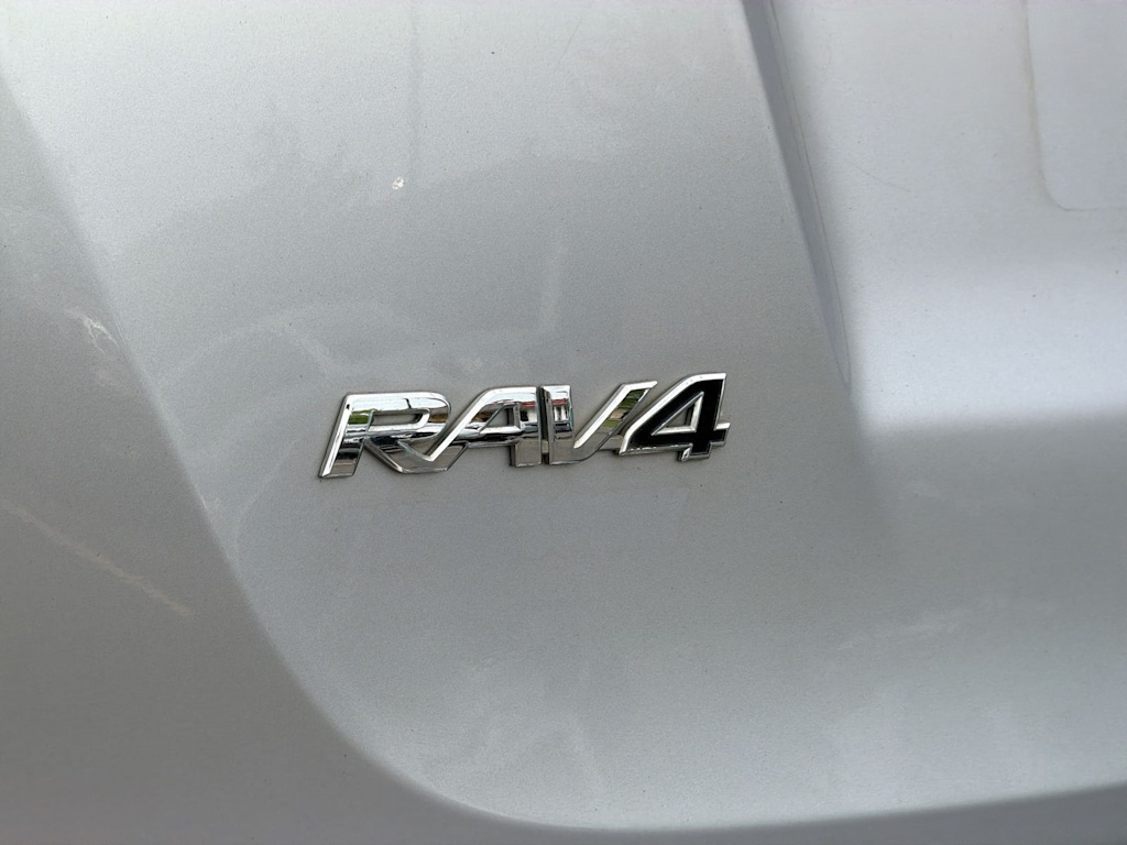 Thumbnail: 2018 Toyota RAV4 - 25