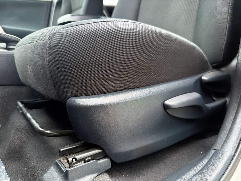 Thumbnail: 2015 Toyota RAV4 - 26