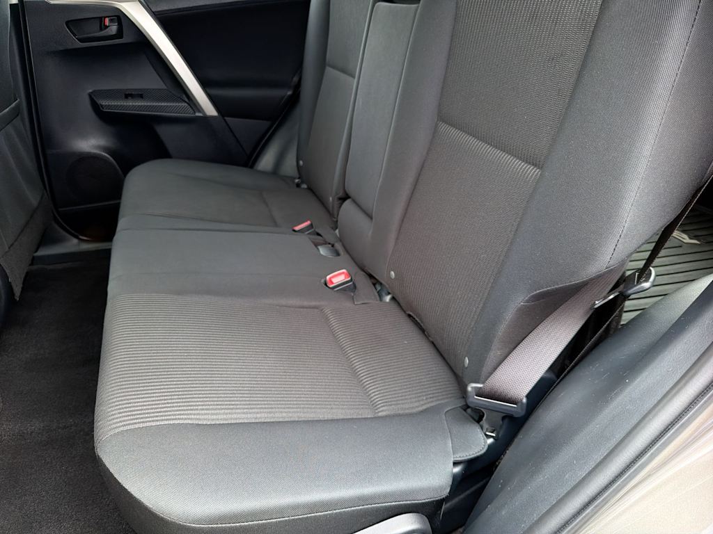 Thumbnail: 2015 Toyota RAV4 - 12