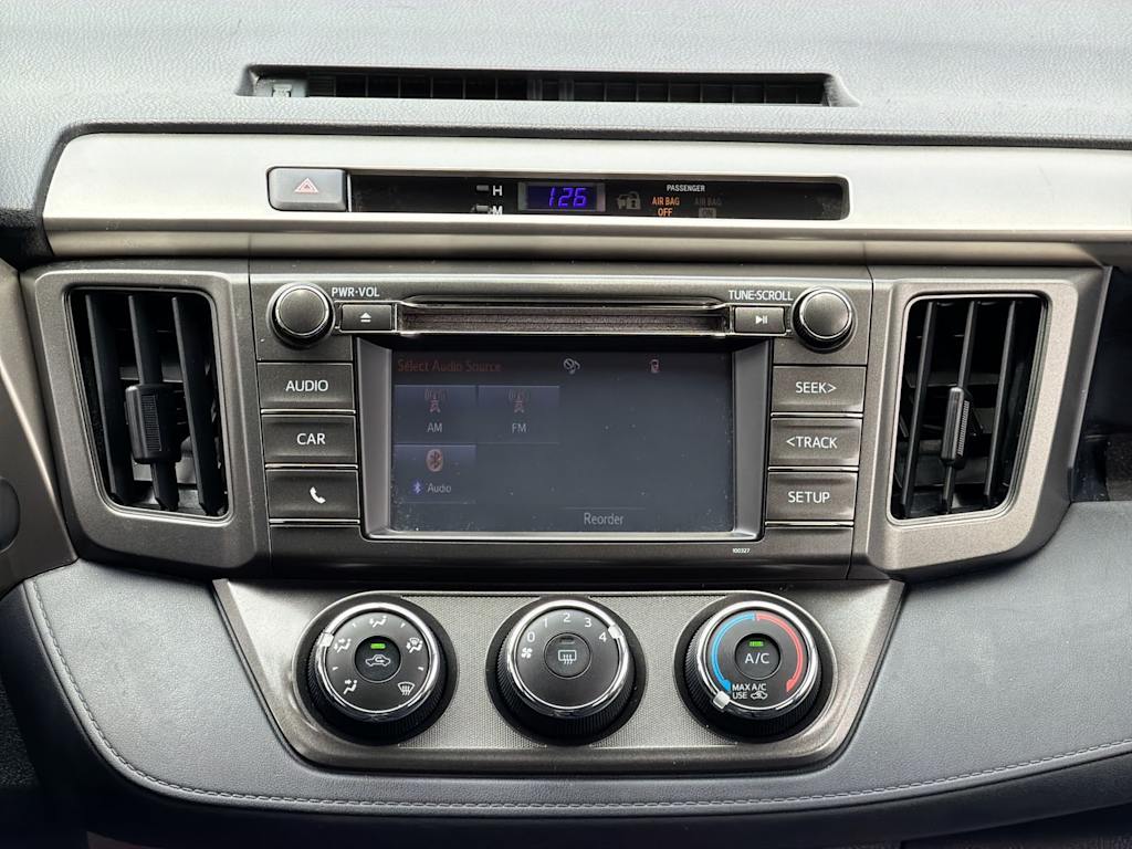 Thumbnail: 2015 Toyota RAV4 - 14