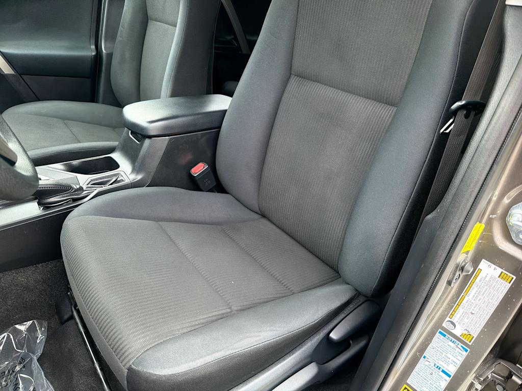 Thumbnail: 2015 Toyota RAV4 - 10