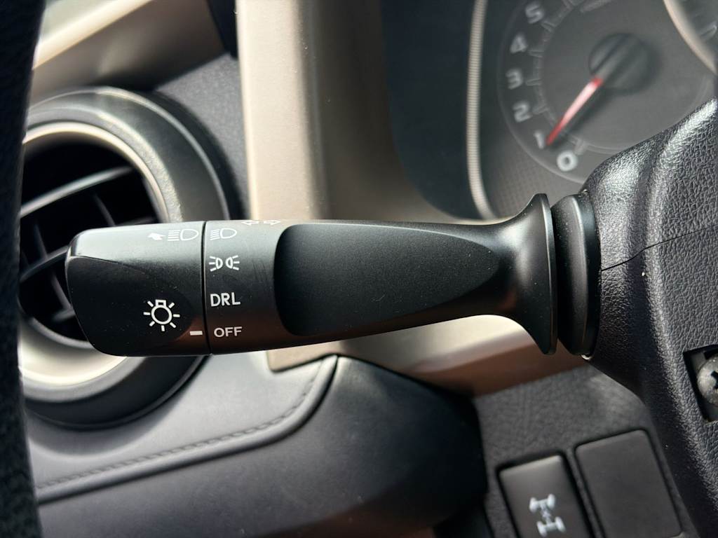 Thumbnail: 2015 Toyota RAV4 - 32