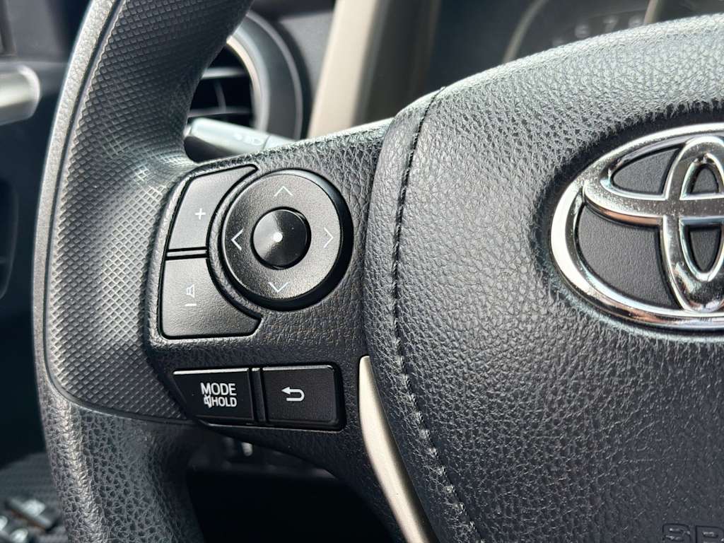 Thumbnail: 2015 Toyota RAV4 - 29