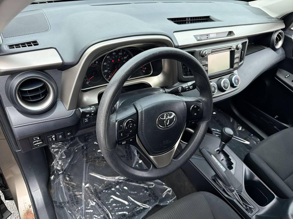 Thumbnail: 2015 Toyota RAV4 - 2