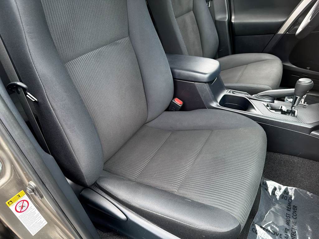 Thumbnail: 2015 Toyota RAV4 - 28