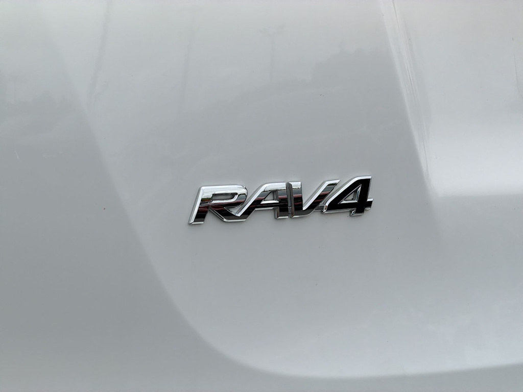 Thumbnail: 2017 Toyota RAV4 - 26