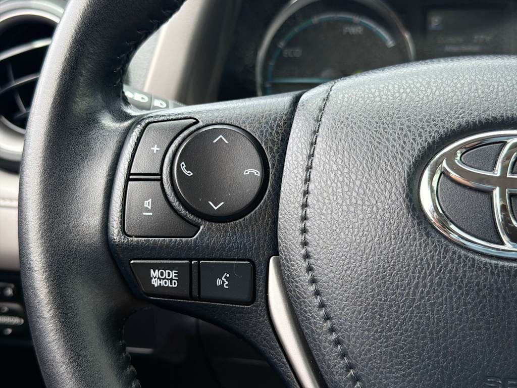 Thumbnail: 2017 Toyota RAV4 - 31