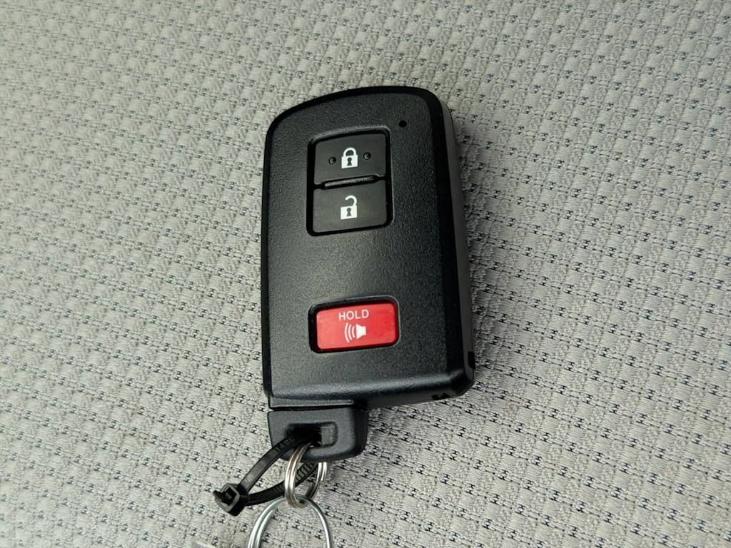 Thumbnail: 2017 Toyota RAV4 - 17