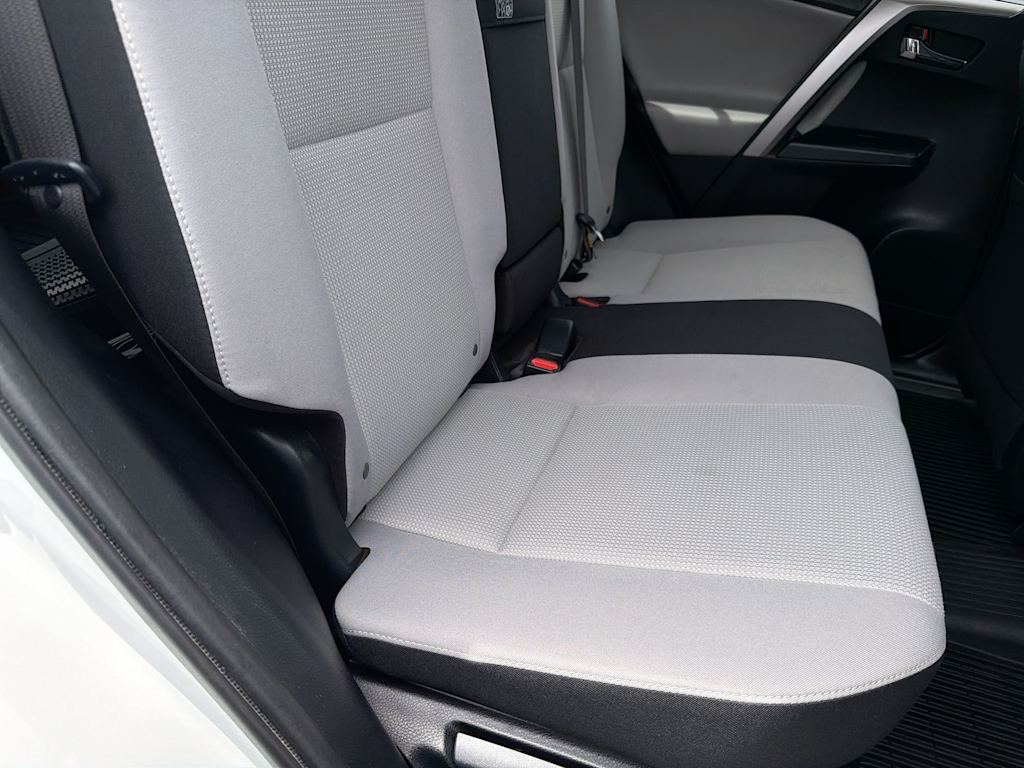 Thumbnail: 2017 Toyota RAV4 - 29