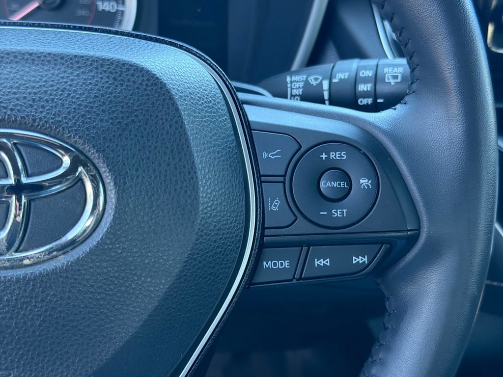 Thumbnail: 2020 Toyota Corolla - 32