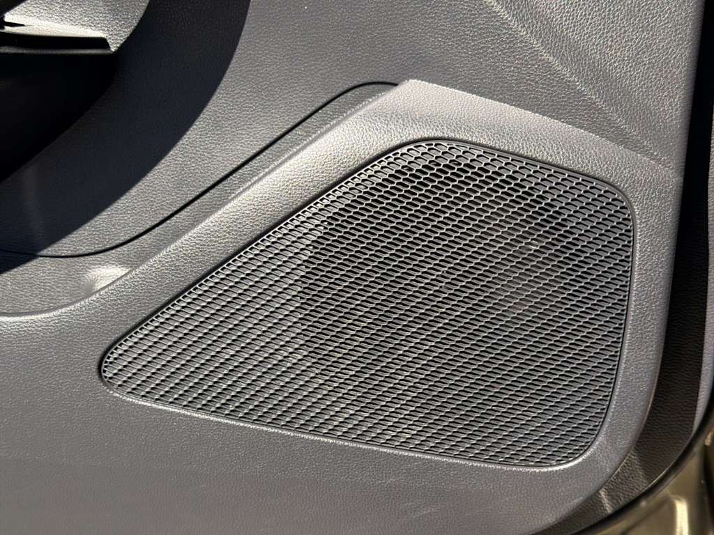 Thumbnail: 2020 Toyota Corolla - 36