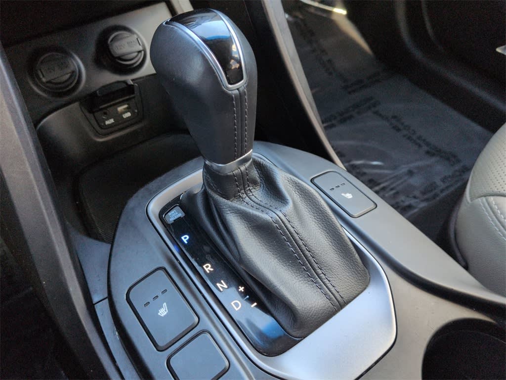 Thumbnail: 2015 Hyundai Santa Fe - 15