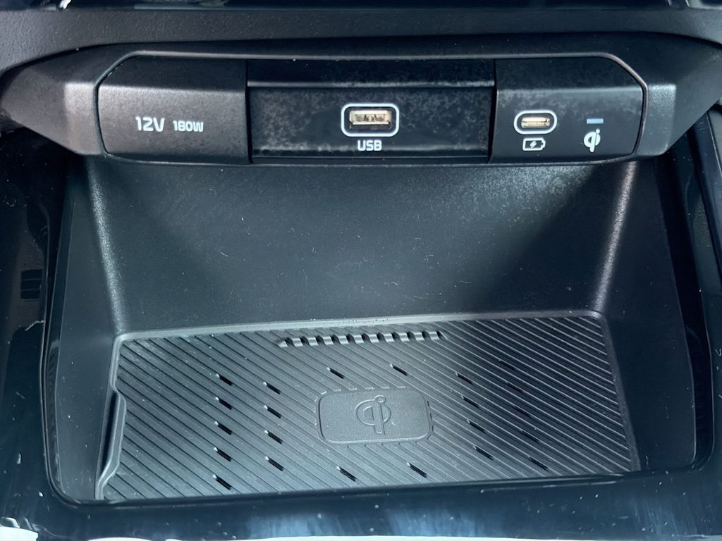Thumbnail: 2024 Kia Niro - 18